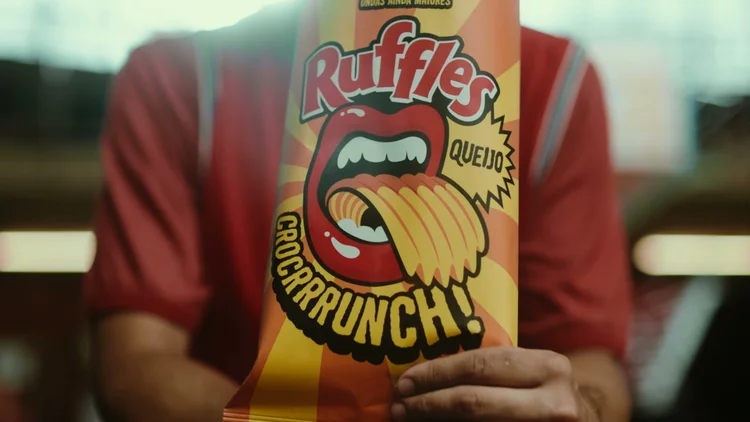 Nova Ruffles: marca muda formato de batata em lançamento no Brasil (Ruffles/Divulgação)