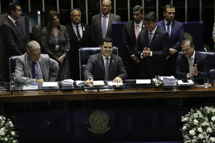 Ao centro, Davi Alcolumbre, o presidente do Senado (Fabio Rodrigues Pozzebom/Agência Brasil)