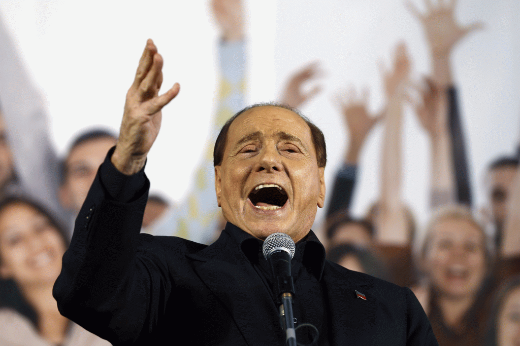 Berlusconi, seus dois filhos e a nora foram diagnosticados com covid-19 nesta semana (Stefano Rellandini/Reuters)