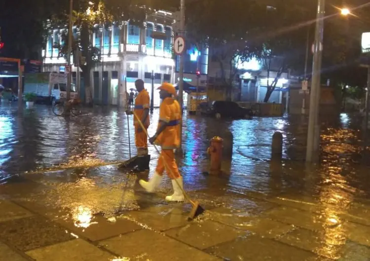 Rio de Janeiro, RJ: forte chuva provoca mortes e deixa a cidade em estado de crise (Centro de Operação da prefeitura do Rio/Agência Brasil)