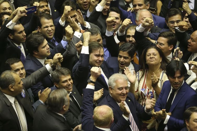 Bolsonaro não ligou para Rodrigo Maia após reeleição na Câmara