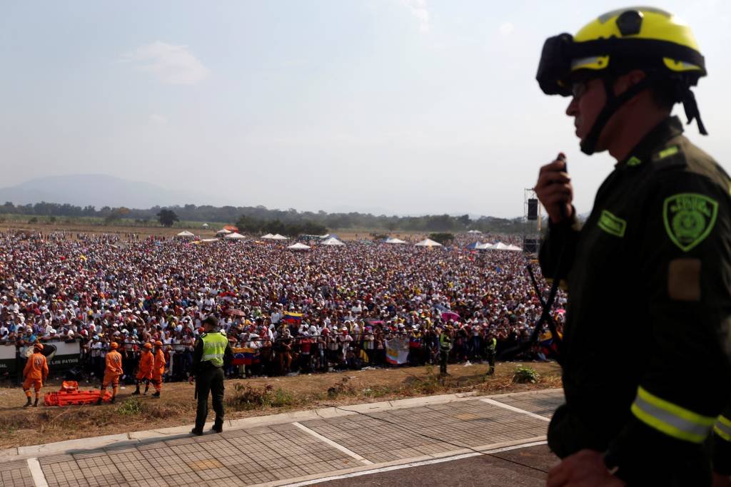 Venezuela tira do ar emissoras que transmitiam o "Venezuela Aid Live"