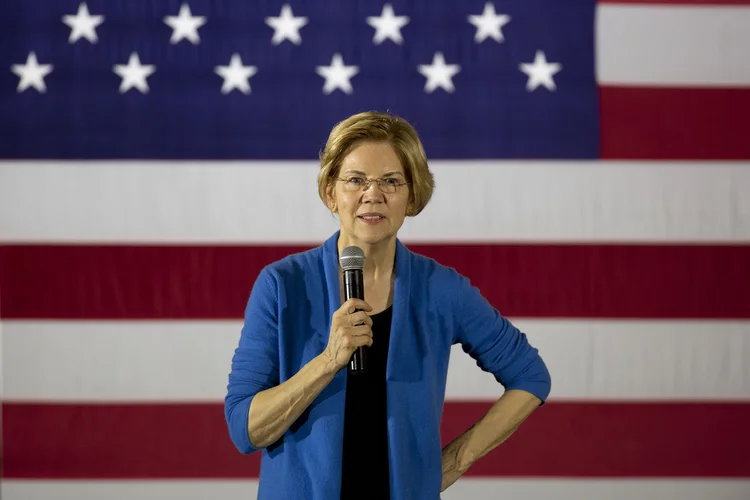 Senadora Elizabeth Warren em evento de pré-campanha em Iowa (Danial Acker/Bloomberg)