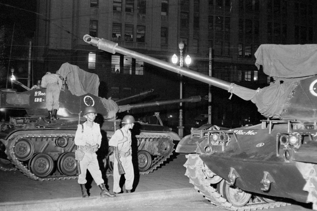 Exército durante a Ditadura Militar de 1964 (Bettmann / Contributor/Getty Images)