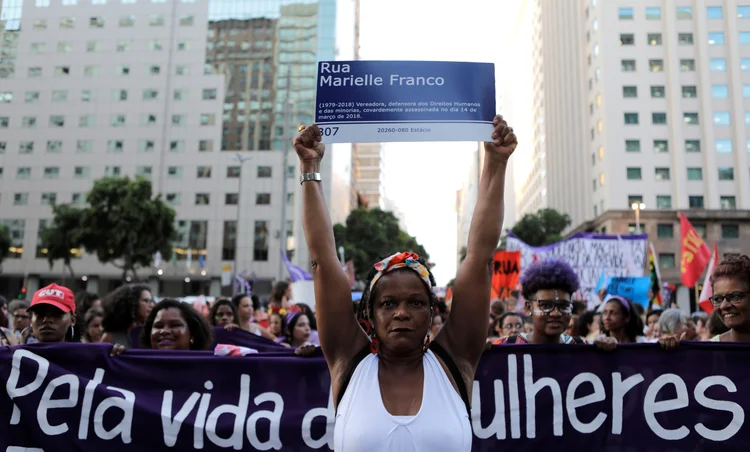 A vereadora Marielle Franco, cujo assassinato completa um ano sem solução no dia 14, foi homenageada hoje na Marcha das Mulheres (Sergio Moraes/Getty Images)