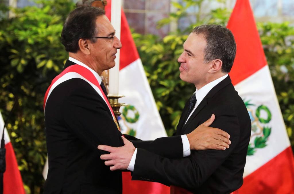 Ator de "Narcos" toma posse como primeiro-ministro do Peru