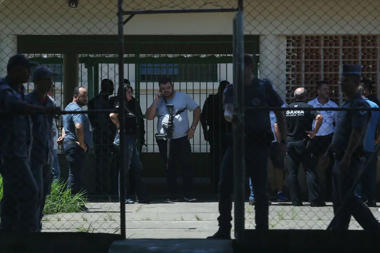 Ao menos dez pessoas morreram e outras ficaram feridas durante tiroteio dentro da Escola Estadual Raul Brasil (Amanda Perobelli/Reuters)