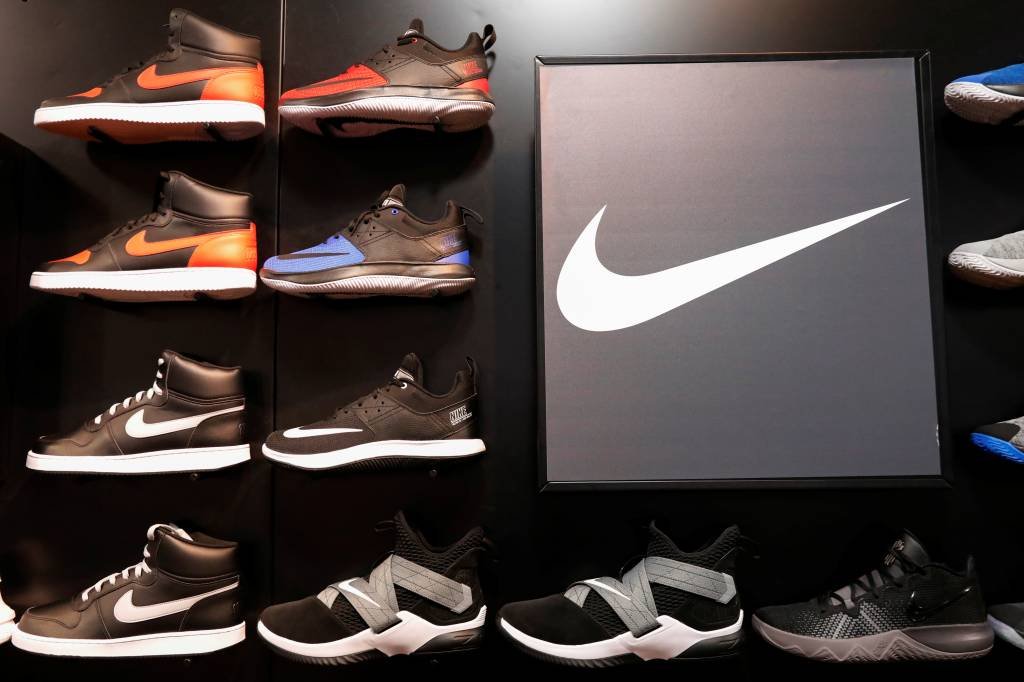 Comissão Europeia multa Nike por restringir clubes de vender seus produtos