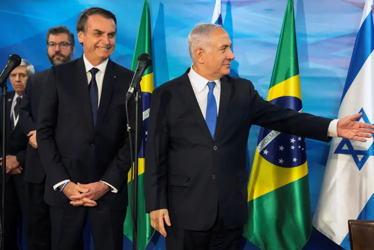 Bolsonaro e Netanyahu: abertura de escritório foi considerada como "primeiro passo" para a transferência definitiva da embaixada (Heidi Levine/Pool/Reuters)