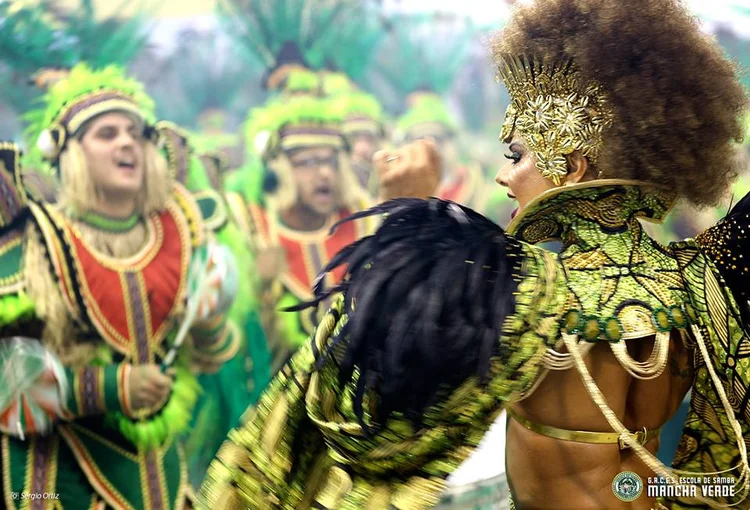 Desfile da Mancha Verde no Sambódromo: escola cantou, sambou e desfilou em homenagem à saga de uma guerreira negra (Mancha Verde/Divulgação)