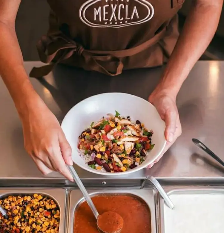 Mexcla: A Bloomin Brands também é dona das rede de restaurantes Outback, Abbraccio e Fleming's e reportou queda global das receitas e do lucro no quarto trimestre (facebook/Divulgação)
