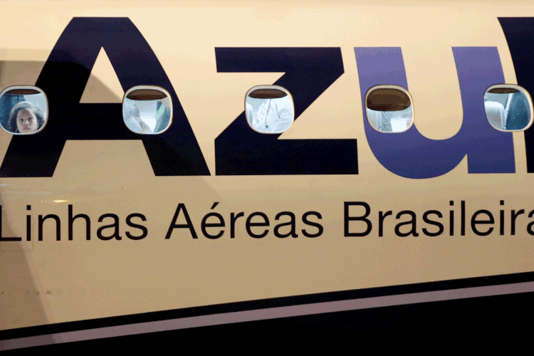 Azul deve assumir a liderança em decolagens no Estado paulista, com 231 partidas diárias para 58 destinos (Leonardo Benassatto/Reuters)
