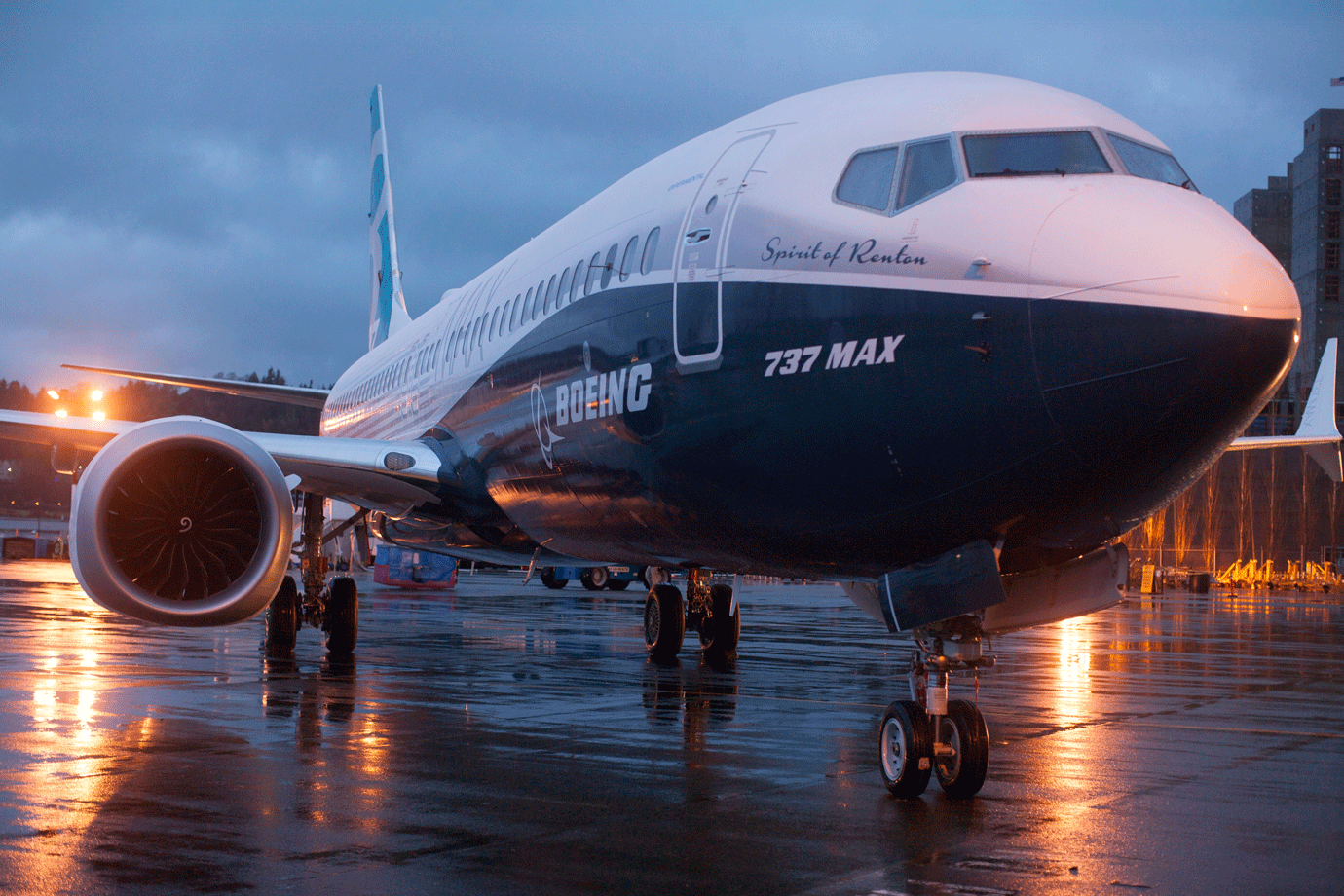 Boeing atualizará software de controle de voo do 737 MAX antes de abril