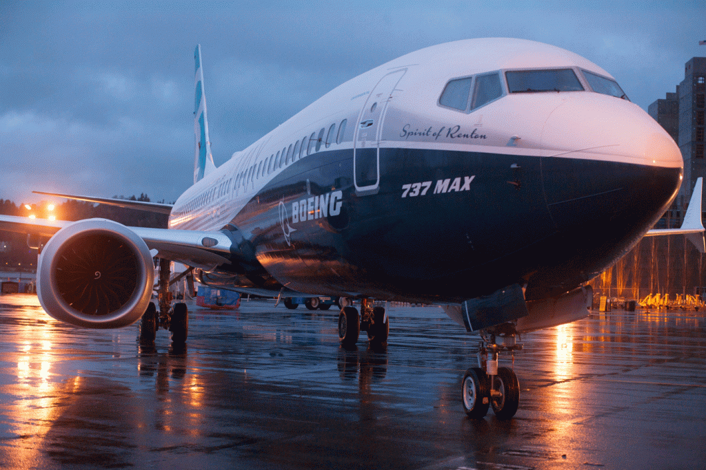 Boeing atualizará software de controle de voo do 737 MAX antes de abril