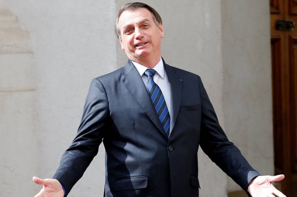 Juíza intima Bolsonaro a se manifestar sobre celebração do golpe de 64