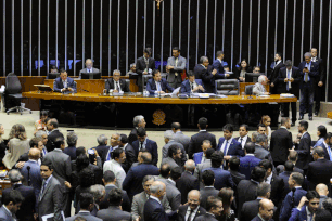 Imagem referente à matéria: Câmara aprova urgência para votação de projeto que amplia a isenção do Imposto de Renda até R$ 5 mil