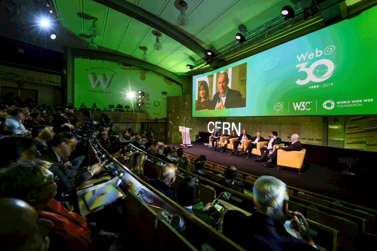 Cern: organização que deu origem à internet completou 30 anos (Fabrice Coffrini/Pool/Reuters)