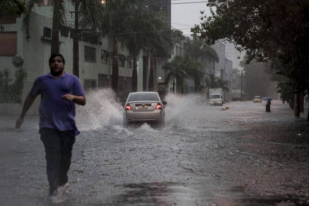 Chuvas causam desabamentos e enchentes na Grande São Paulo
