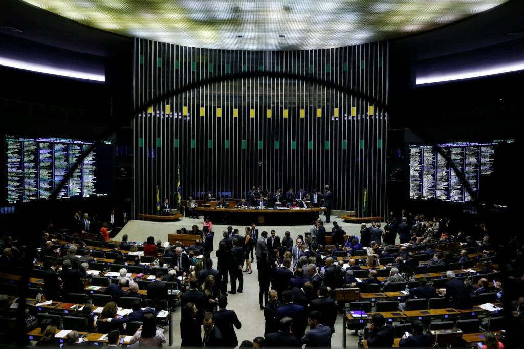 PSL e PSOL são os partidos mais coesos em votações na Câmara dos Deputados