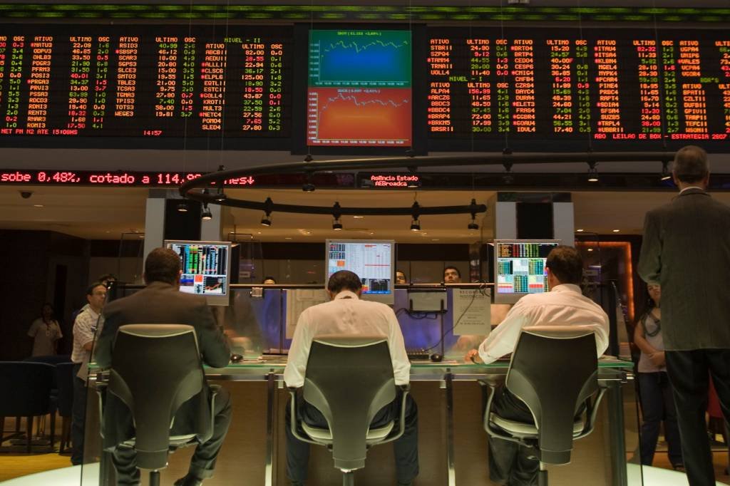 Ibovespa avança na abertura e caminha para quarta semana de ganhos