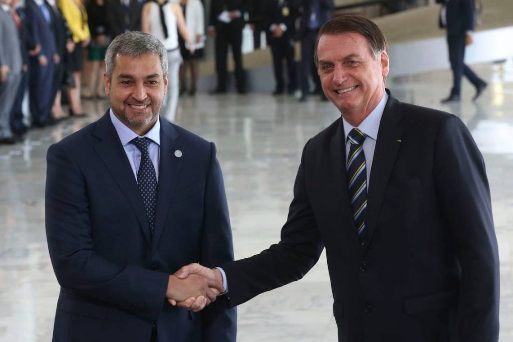 Presidente do Paraguai é recebido por Bolsonaro no Palácio do Planalto