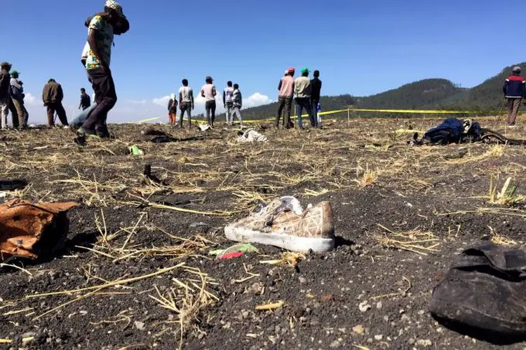 Tragédia da Etiópia: avião fabricado pela Boeing caiu no último domingo com 157 passageiros de 35 nacionalidades (Tiksa Negeri/Reuters)