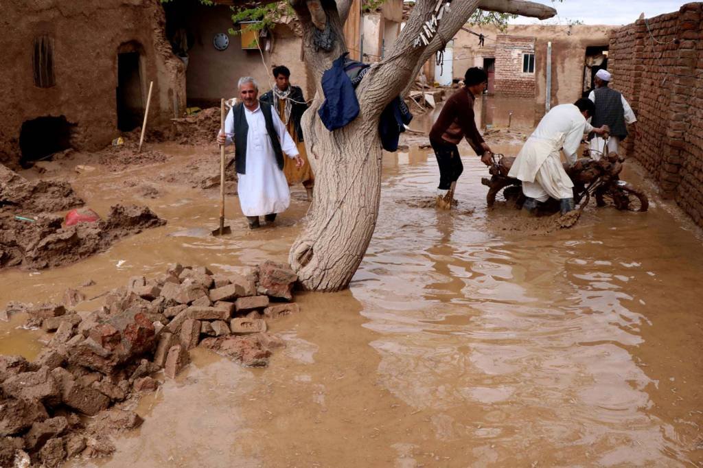 Inundação no Afeganistão mata 32, piorando situação já desesperadora