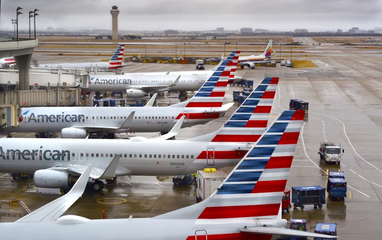 American Airlines: companhias conversaram com especialistas para saber onde as vacinas poderiam ser produzidas, como seriam enviadas e como posicionar pessoas e aviões para facilitar a movimentação (Robert Alexander/Getty Images)