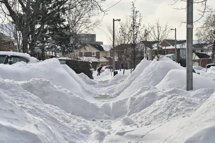 Canadá: oficiais levaram uma hora e meia para retirar neve do local (Nurphoto/Getty Images)