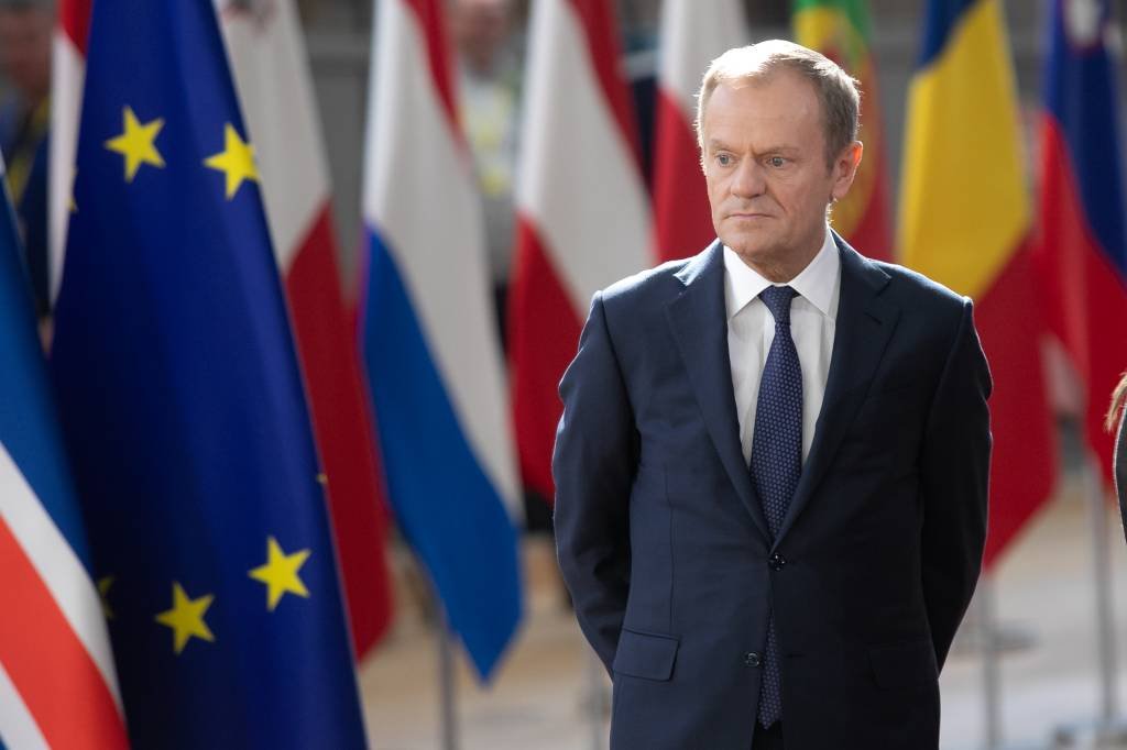 Tusk pede que Parlamento Europeu cogite longo adiamento do Brexit