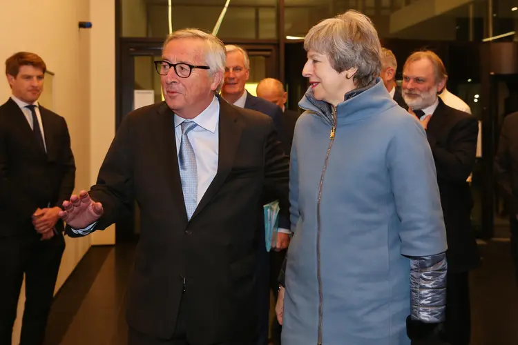 May e Juncker: expectativa é de que eles participem de uma coletiva de imprensa caso reunião for frutífera (Thomas Niedermueller/Getty Images)