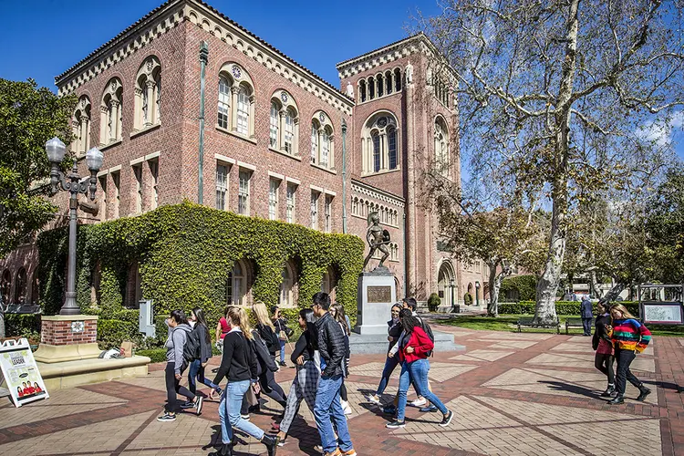 Universidade do Sul da Califórnia: fraudes garantiram vagas para filhos de ricos | Allen J. Schaben/Los Angeles Times/Getty Images / 