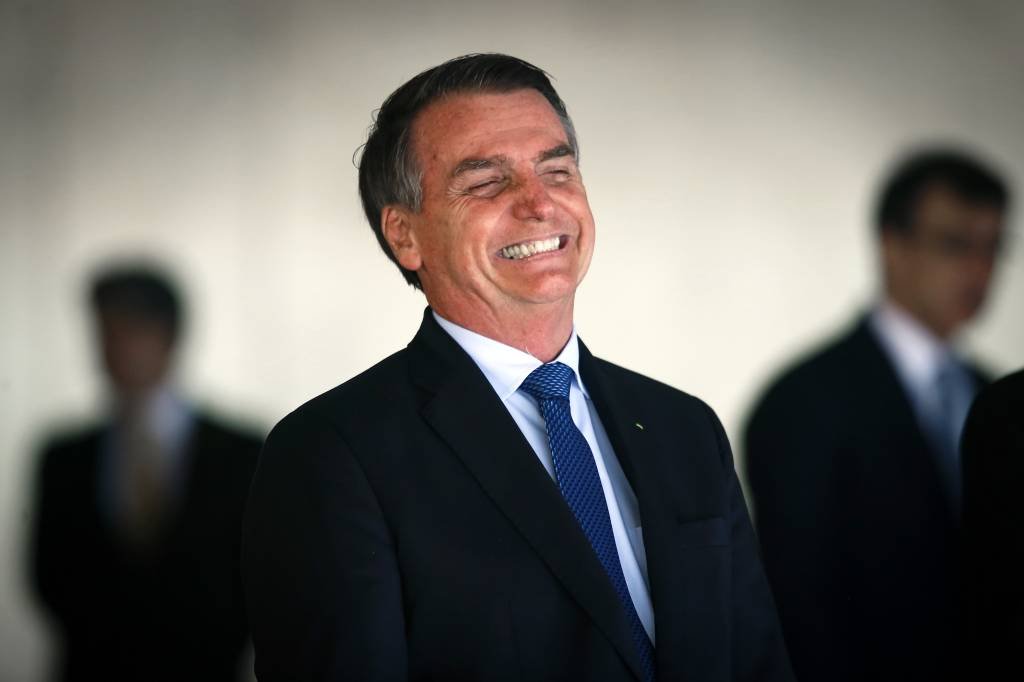 Bolsa sobe quase 2% com articulação de Bolsonaro