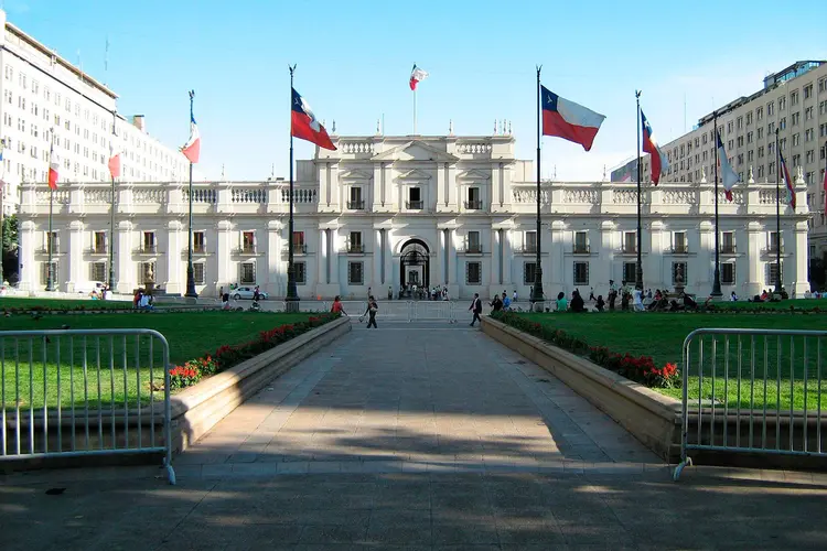 Palácio La Moneda, sede do governo do Chile: no quarto trimestre de 2018, o PIB do país teve crescimento de 3,6% (Leopard123/Wikimedia Commons)
