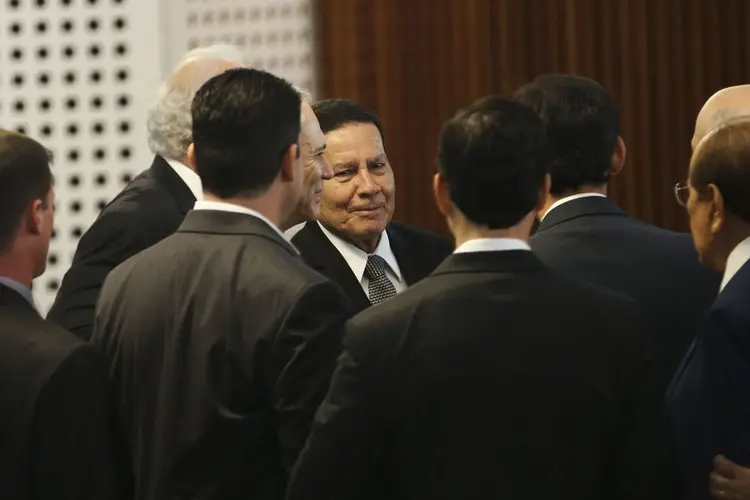 Mourão: assessor do vice-presidente é um dos alvos da quebra de sigilo na investigação de Flávio Bolsonaro (Antonio Cruz/Agência Brasil)