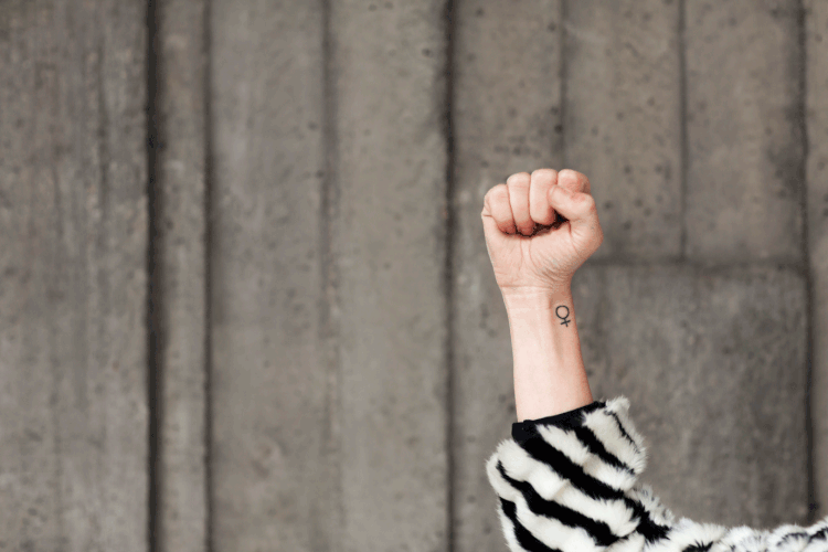 Para homenagear as mulheres nesse dia tão especial, selecionamos algumas mensagens para desejar Feliz Dia das Mulheres (Johner Images/Getty Images)