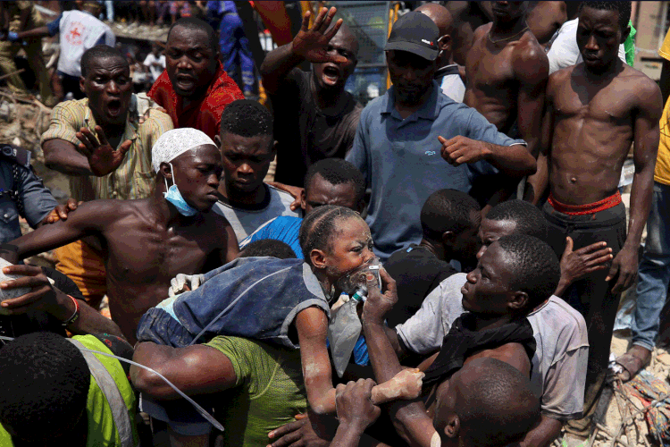 Desabamento: crianças estavam estudando quando prédio caiu (Afolabi Sotunde/Reuters)