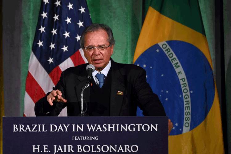 Paulo Guedes: ministro da Economia se reuniu com autoridades econômicas neste domingo, 14 (Erin Scott/Reuters)