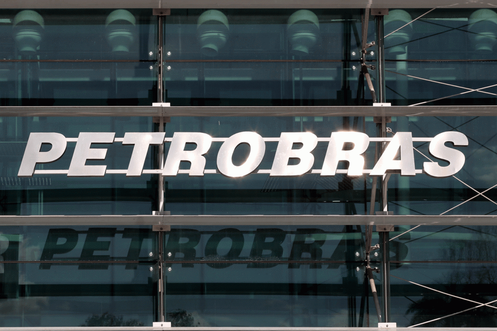 Petrobras realiza quase R$ 1 bilhão em contratações em um ano