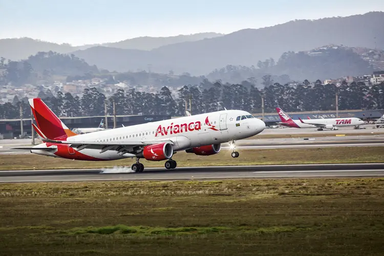 Avião da empresa: para a Avianca, a manutenção das decisões compromete sua recuperação judicial e provoca danos aos passageiros (Paulo Lopes/FuturaPress)