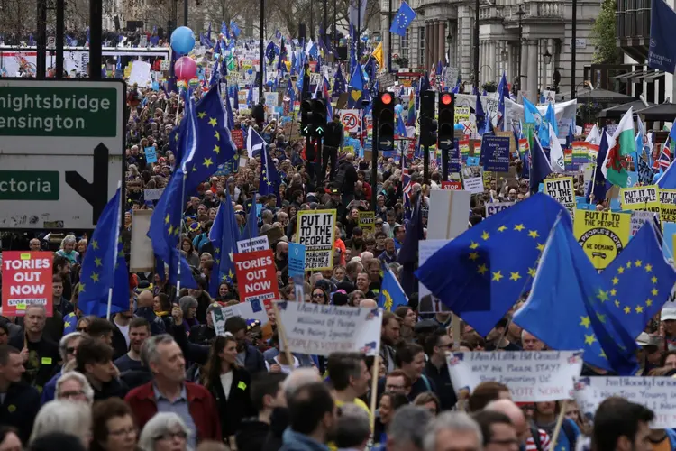 Protesto em Londres: lideranças políticas confirmaram presença em ato a favor da continuidade do Reino Unido na União Europeia (Kevin Coombs/Reuters)