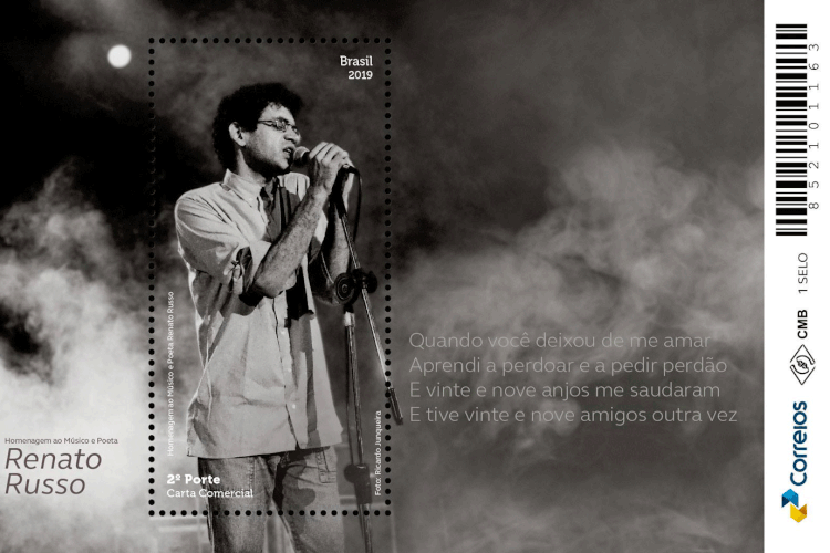 Selo com Renato Russo: cantor foi homenageado em peça do Correios (Reprodução Correios/Facebook)