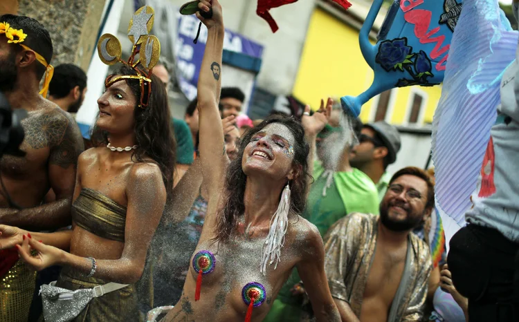 Bloco "Céu na Terra" no Rio de Janeiro: composições da Linha 2 fazem o trajeto direto entre a estação Pavuna, na zona norte (Pilar Olivares/Reuters)