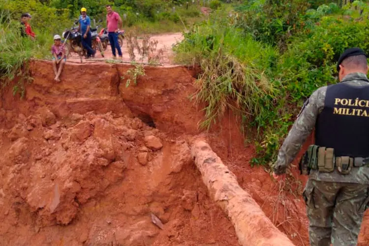 Rondônia: uma força-tarefa foi mobilizada para avaliar os impactos do rompimento (Polícia Ambiental/Divulgação)