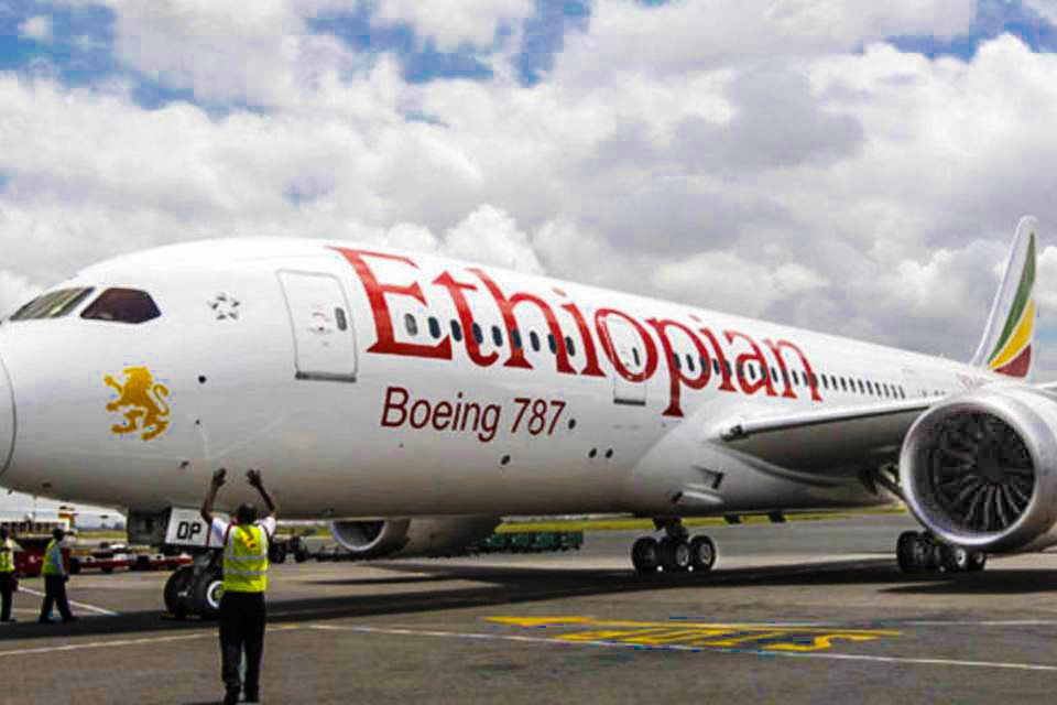 Caixas-pretas do avião da Ethiopian Airlines são levadas para Paris