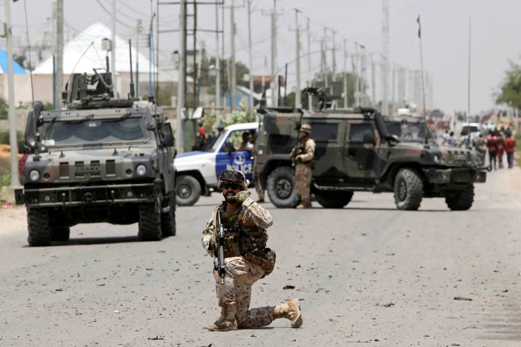 Somália: entidade diz que soldados dos EUA deixaram vítimas colaterais, inclusive de ataques indiscriminados contra civis, onde morreram fazendeiros, trabalhadores e crianças (Feisal Omar/File Photo/Reuters)