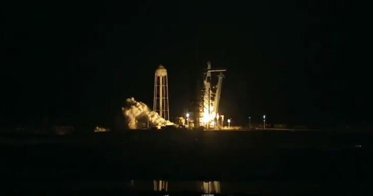 SpaceX lança 1º cápsula projetada para tripulação rumo à ISS