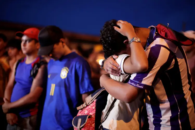 Suzano: estudantes fazem vigília em frente à escola palco do massacre (Ueslei Marcelino/Reuters)