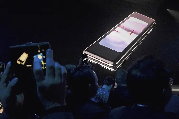 Galaxy Fold, da Samsung: os smartphones com tela dobrável devem impulsionar o consumo de vídeo | Stephen Nellis/Reuters / 