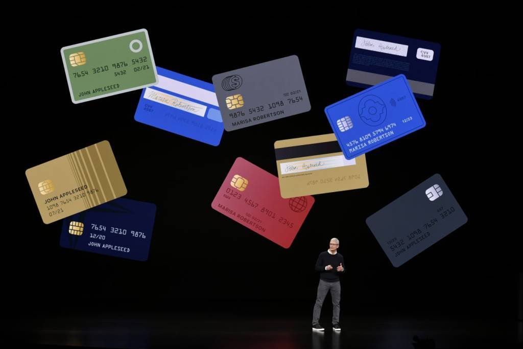 Apple cede ao criticado cartão de crédito para devolver brilho ao iPhone